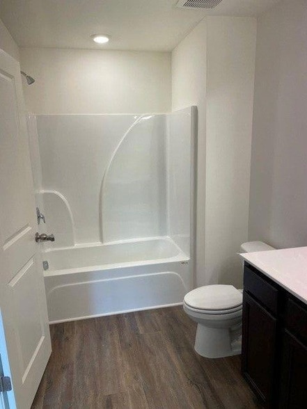 Building Photo - 241 Grand Central Wy