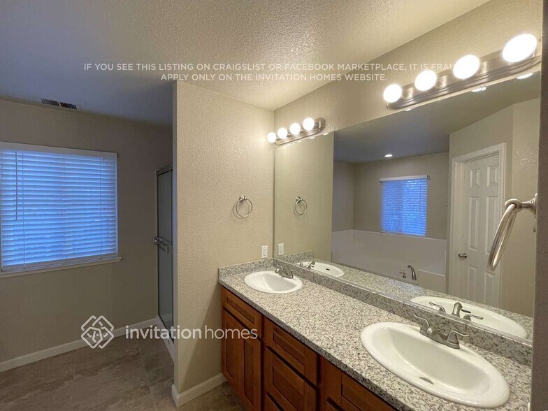 Building Photo - 8848 Redwater Dr