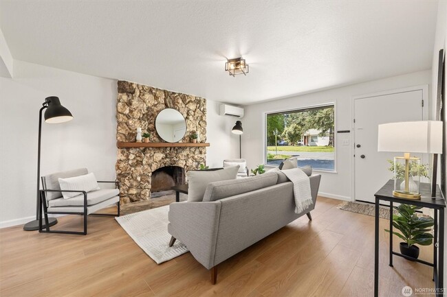 Building Photo - 4Bd/1.75Ba Seattle House