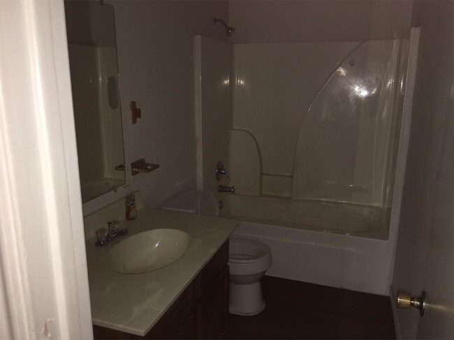 Building Photo - 1702 Susan Dr