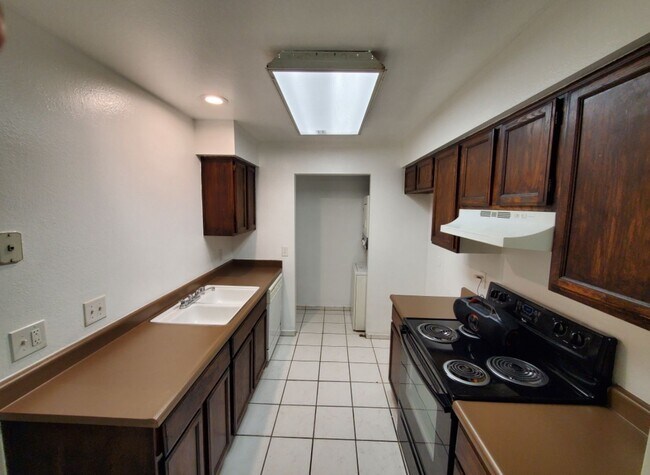 Building Photo - 2 BEDROOMS 1 BATHROOMS HOUSE AVAILABLE FOR RENT PECOS AND WASHINGTON !!!