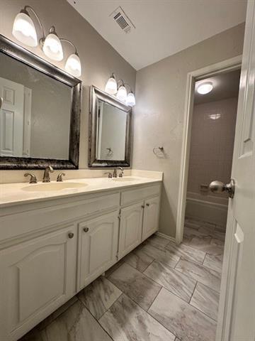 Building Photo - 245 Tanbark Cir