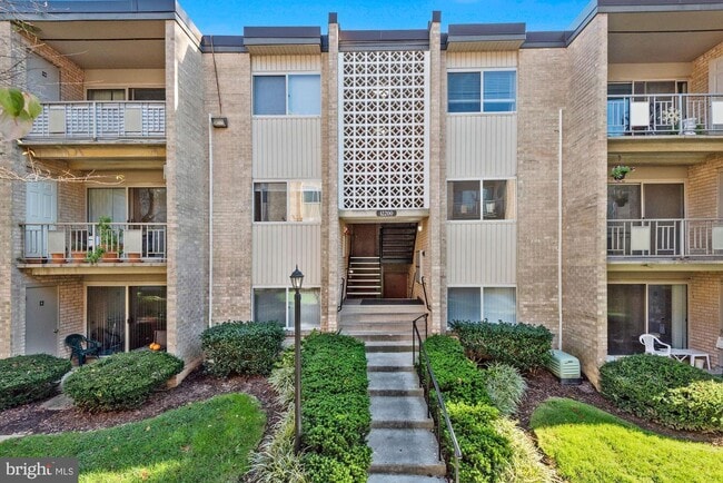 Building Photo - 12200 Braxfield Ct