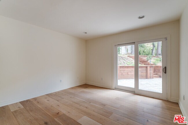 Building Photo - 15514 Del Gado Dr