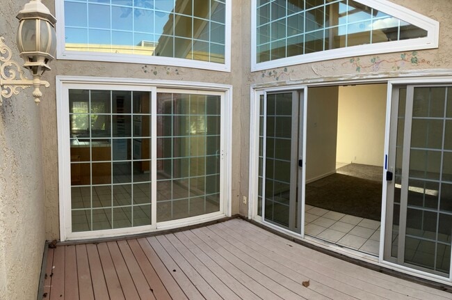 Building Photo - 1855 Scenic Dr