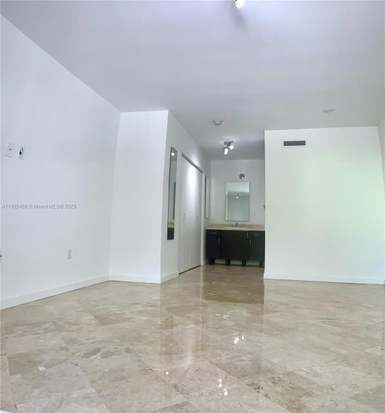 Primary Photo - 3025 Mary St