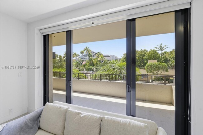 Building Photo - 251 Crandon Blvd