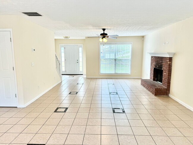 Building Photo - 4BR/2.5BA Open & Bright Lawrenceville Home