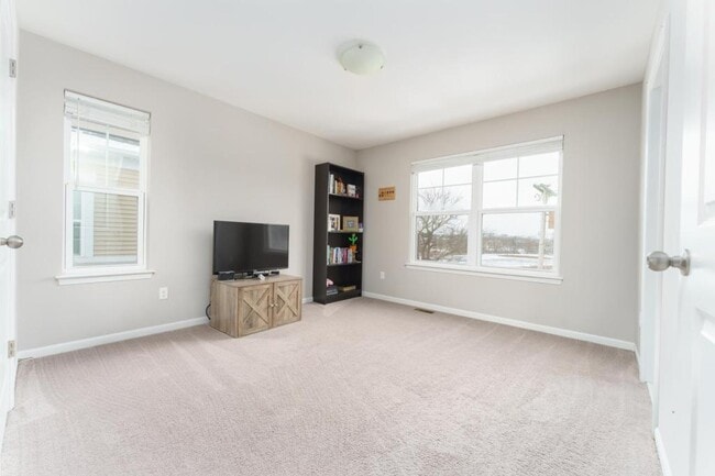 Building Photo - 645 Jenny Wy