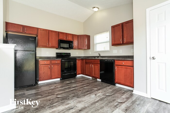 Building Photo - 402 Red Tail Pl