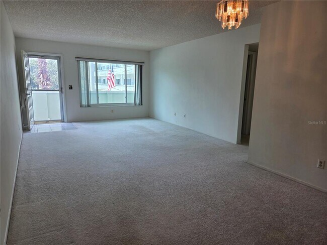 Building Photo - 2256 Philippine Dr