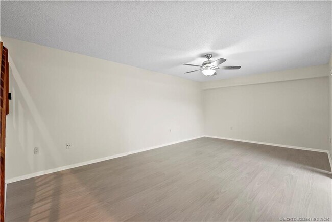 Building Photo - 2930 SW Sunset Trace Cir