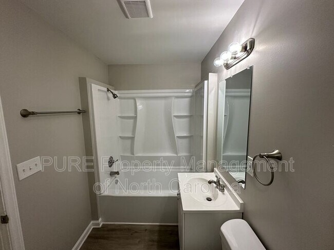 Building Photo - 111 Hillcrest Dr