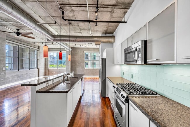 Building Photo - 411 NW 1st Ave