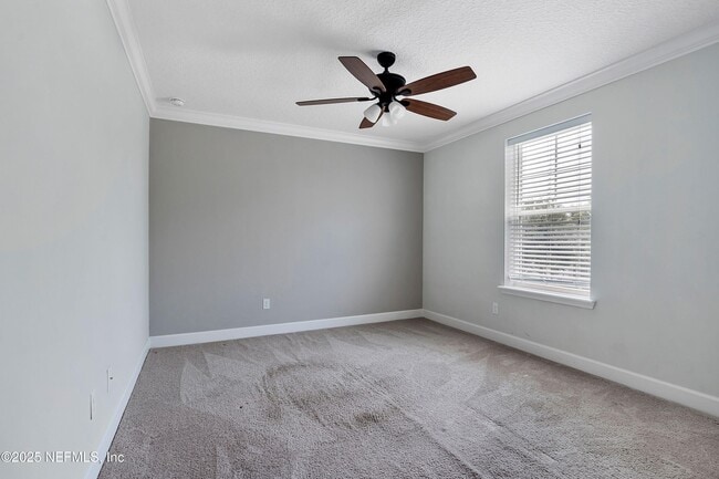 Building Photo - 150 Whisper Rock Dr