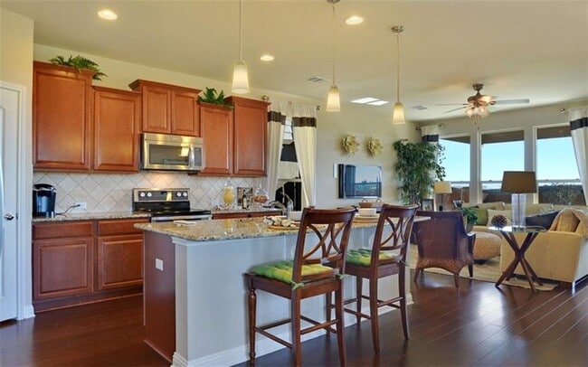 Building Photo - 16017 Travesia Way