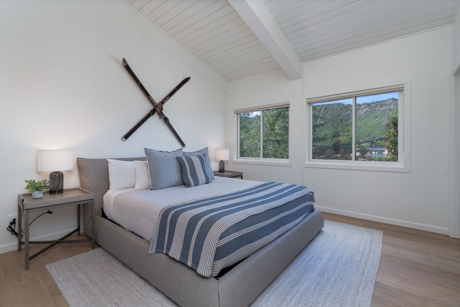 Building Photo - 360 Wood Rd