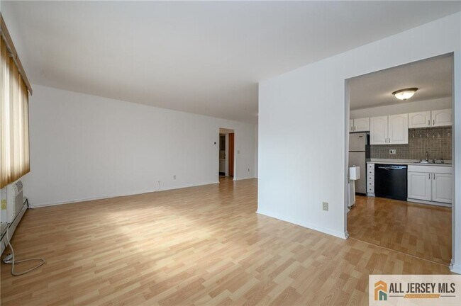Building Photo - 628 Cricket Ln