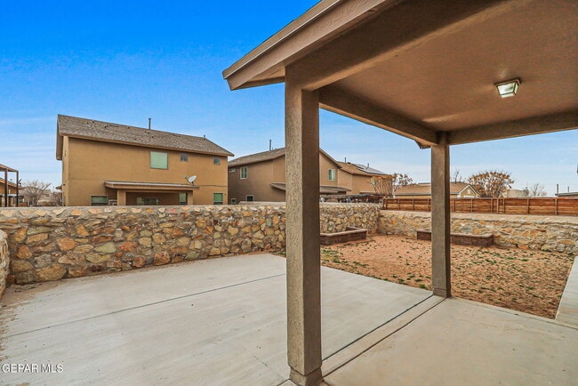 Building Photo - 4917 Ruben Soto