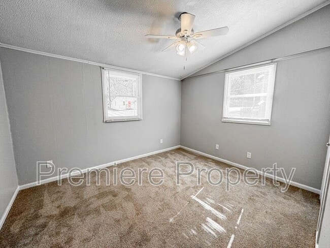 Building Photo - 1220 S Delaware