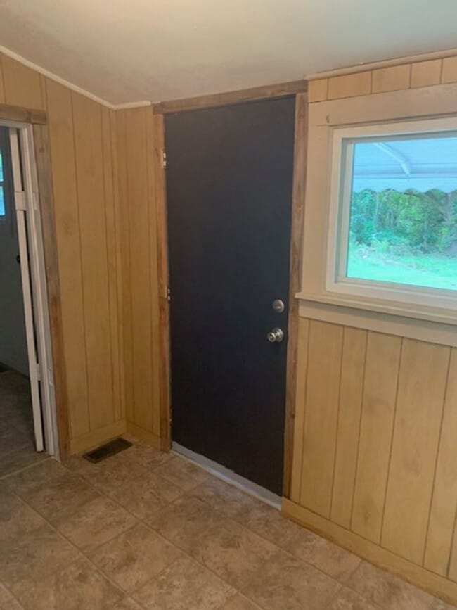 Primary Photo - 303 Knitting Mill St