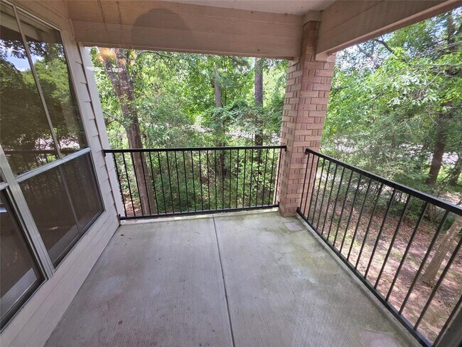 Building Photo - 8051 Bay Branch Dr