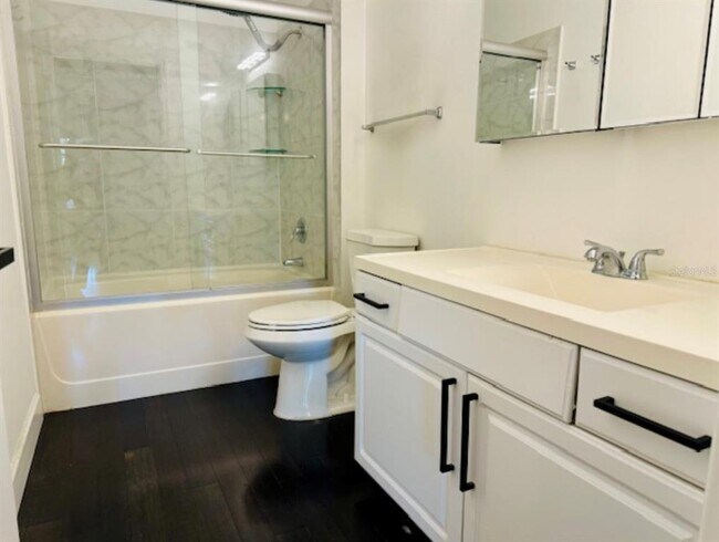 Building Photo - 8843 Villa View Cir