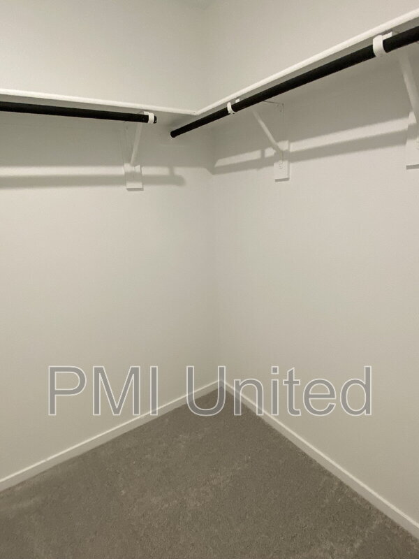 Building Photo - 3012 Burmese St