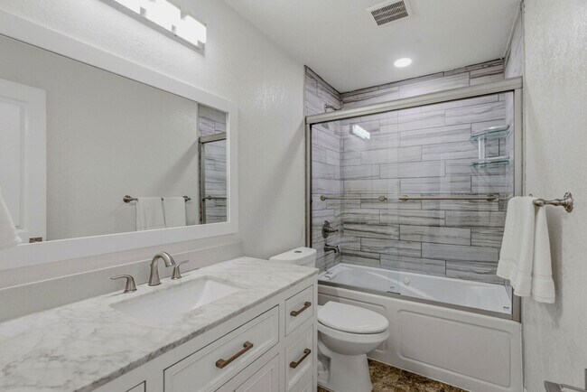 Building Photo - 3911 W Cleveland St