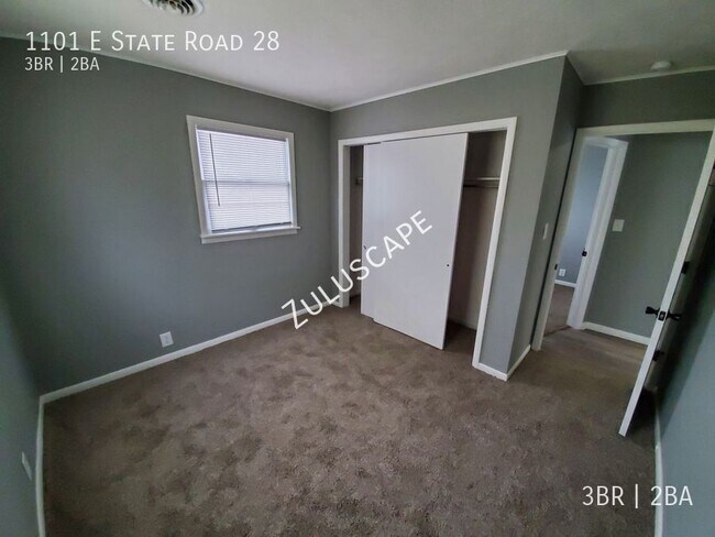 Building Photo - 1101 E State Road 28-