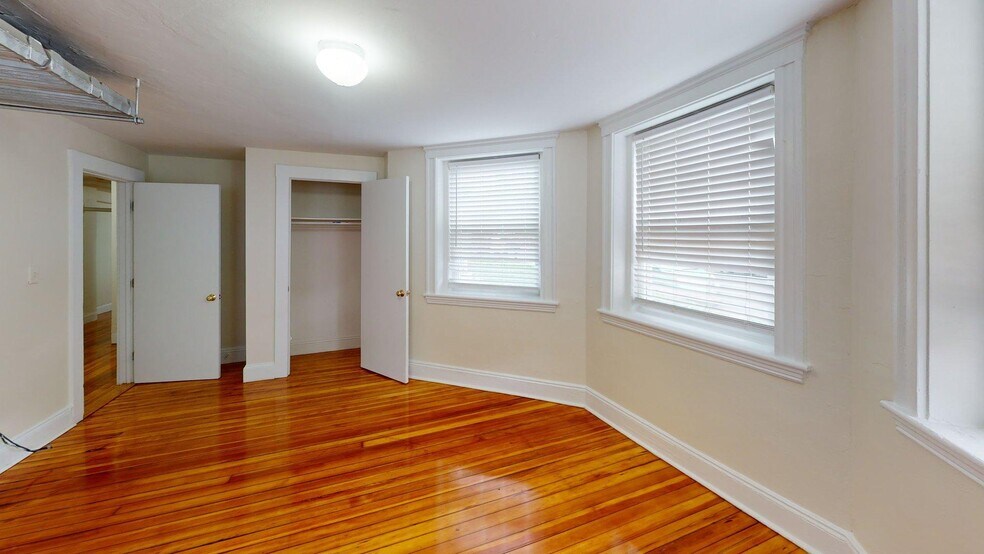 Building Photo - 7 Mt Hood Rd