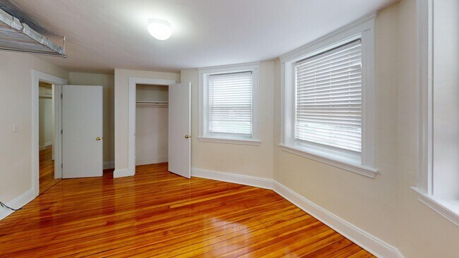 Building Photo - 7 Mt Hood Rd