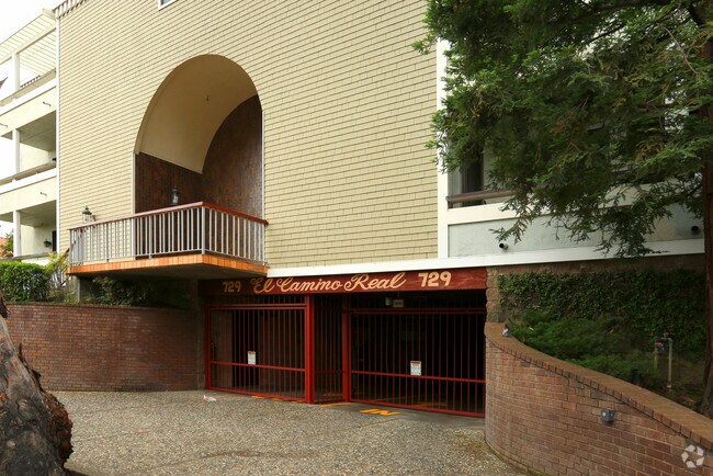 Entrance - 729 El Camino Real