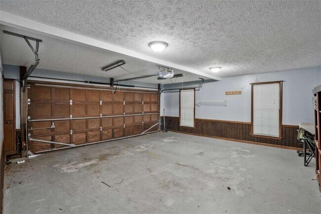 Building Photo - 5741 Wolf Laurel Dr SW