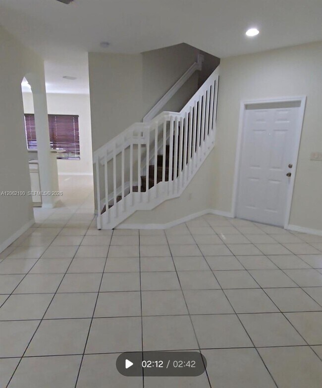Building Photo - 4917 SW 141st Ave