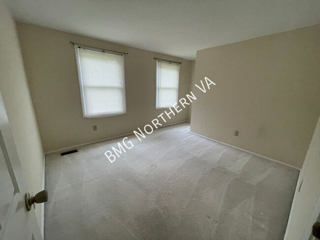 Building Photo - 1846 Clovermeadow Dr