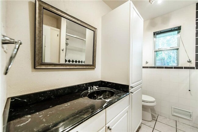 Building Photo - Updated White Rock Lake Area Duplex