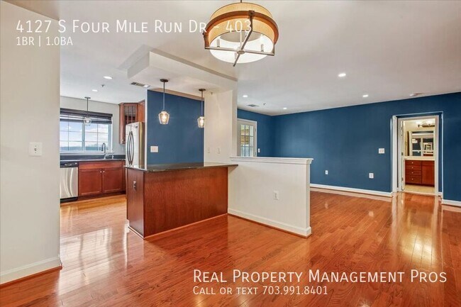 Building Photo - 4127 S Four Mile Run Dr