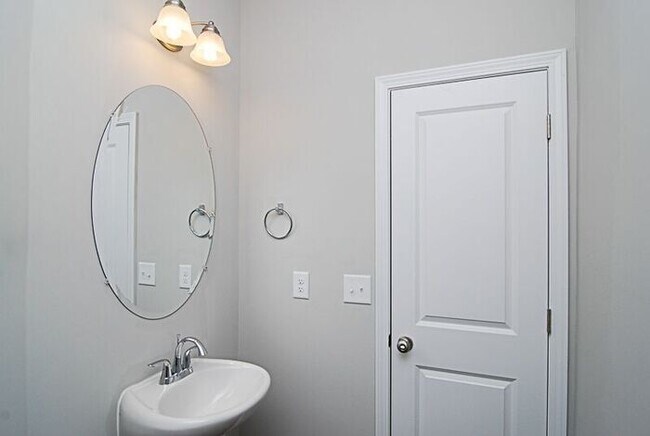 Building Photo - 421 Hosea Ct