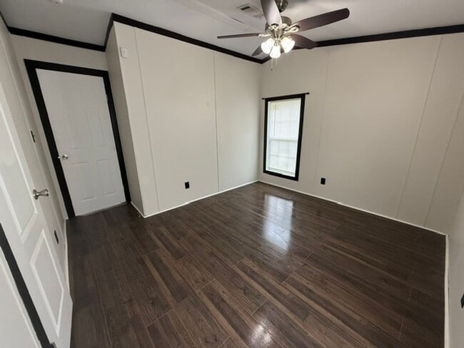 Building Photo - ? Beautifully Updated 3 Bedroom, 2 Bath Home in Bell City! ?