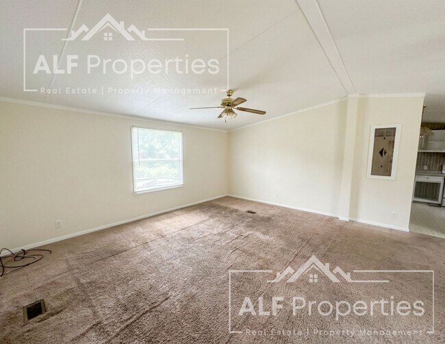 Building Photo - 157 Autumn Ln