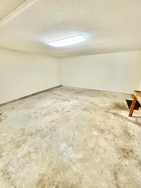 Building Photo - 8347 Tavira St