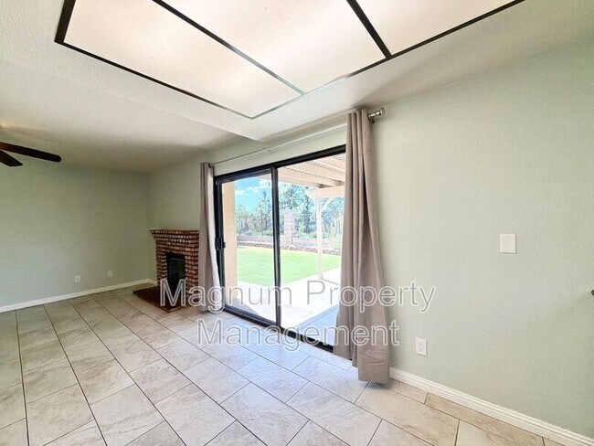 Building Photo - 25268 Shadescale Dr