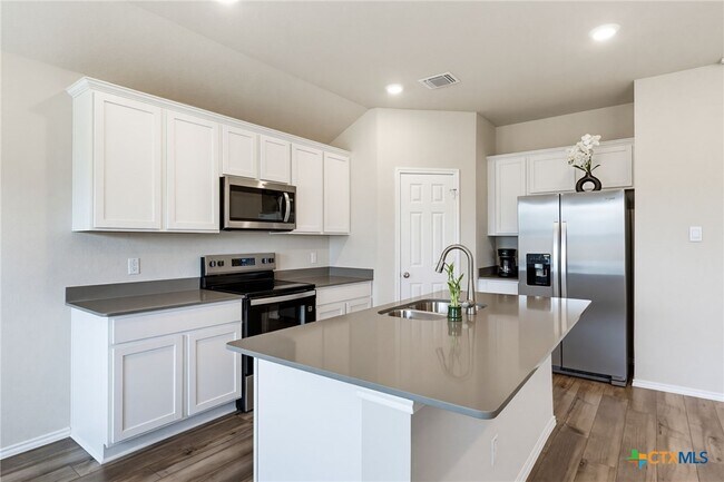 Building Photo - 2225 Oregano Ct