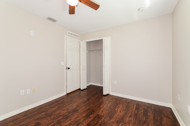 Building Photo - 436 Fish Hawk Dr