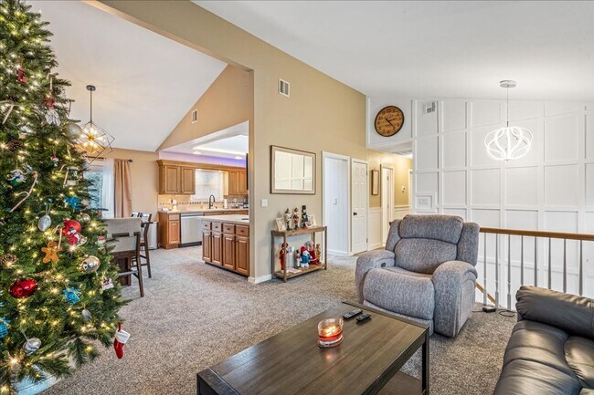 Building Photo - Immaculate 3 Bedroom & 2 Bathroom