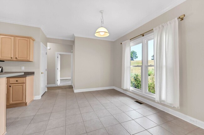 Building Photo - 4276 N Woodstock Dr