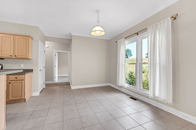Building Photo - Beautiful Home on a Quiet Cul-de-sac