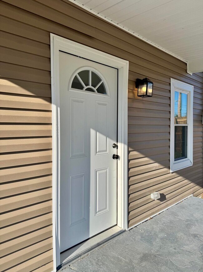 Building Photo - 353 Sherman Ave