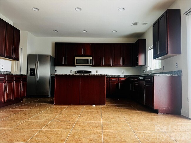 Building Photo - 12918 Tahoe Dr